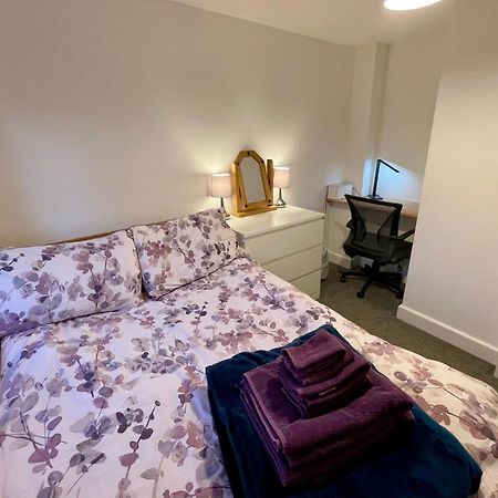 Vernon Place Town Centre, Vernon Cottage 3-Bed With Parking, 1A Vernon Court 2-Bed With Parking, 1B Studio No Parking, Off The High Street Next To Sandford Park Cheltenham Extérieur photo