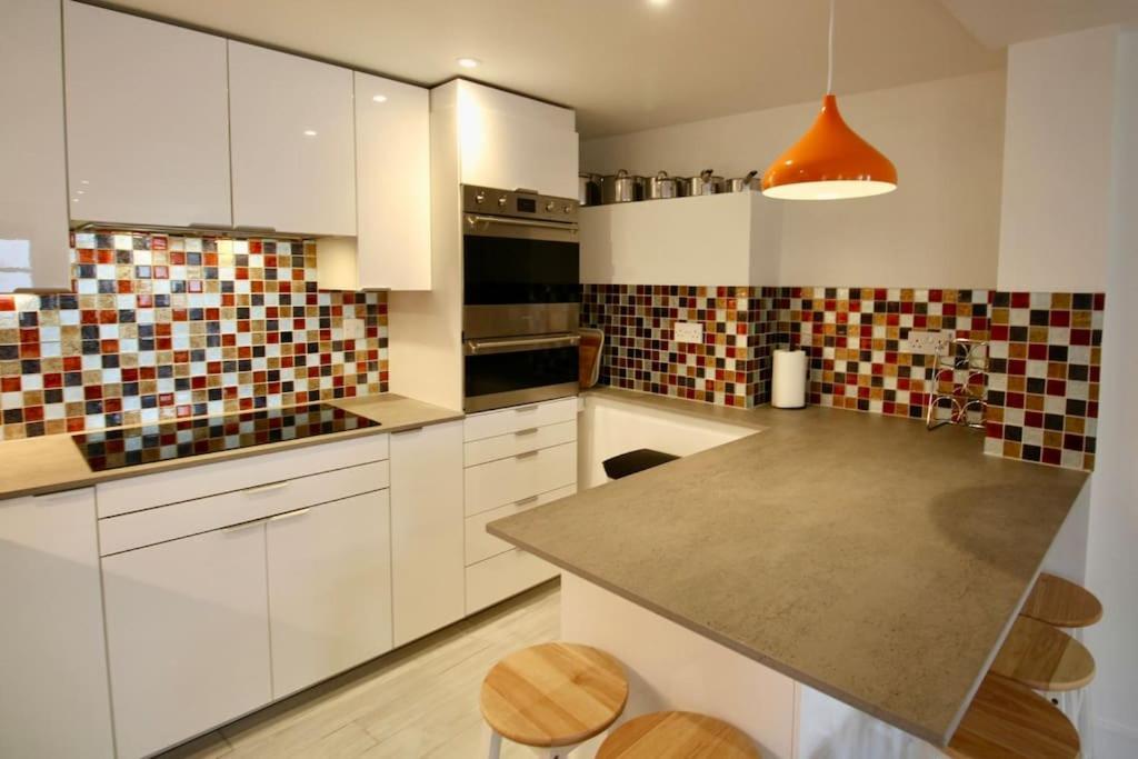 Vernon Place Town Centre, Vernon Cottage 3-Bed With Parking, 1A Vernon Court 2-Bed With Parking, 1B Studio No Parking, Off The High Street Next To Sandford Park Cheltenham Extérieur photo