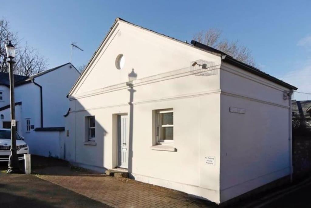 Vernon Place Town Centre, Vernon Cottage 3-Bed With Parking, 1A Vernon Court 2-Bed With Parking, 1B Studio No Parking, Off The High Street Next To Sandford Park Cheltenham Extérieur photo