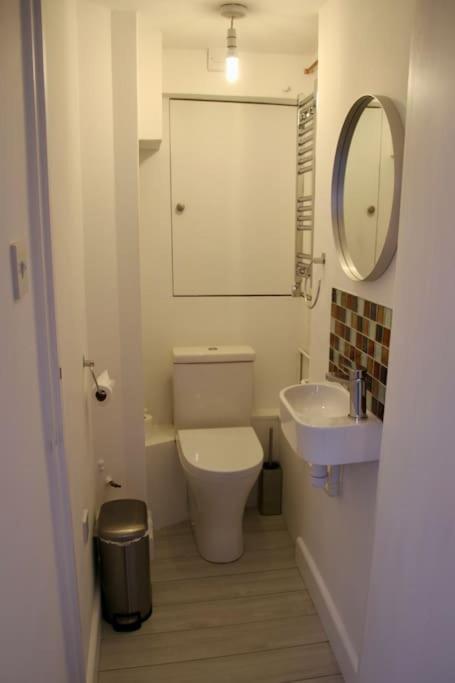 Vernon Place Town Centre, Vernon Cottage 3-Bed With Parking, 1A Vernon Court 2-Bed With Parking, 1B Studio No Parking, Off The High Street Next To Sandford Park Cheltenham Extérieur photo