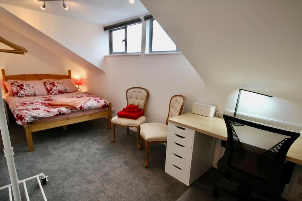 Vernon Place Town Centre, Vernon Cottage 3-Bed With Parking, 1A Vernon Court 2-Bed With Parking, 1B Studio No Parking, Off The High Street Next To Sandford Park Cheltenham Extérieur photo