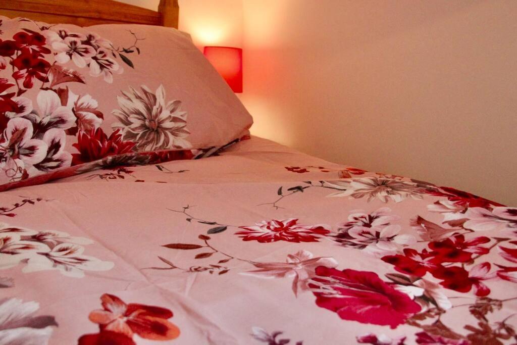 Vernon Place Town Centre, Vernon Cottage 3-Bed With Parking, 1A Vernon Court 2-Bed With Parking, 1B Studio No Parking, Off The High Street Next To Sandford Park Cheltenham Extérieur photo