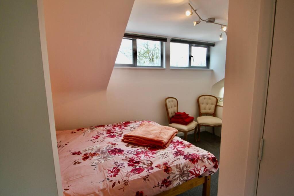 Vernon Place Town Centre, Vernon Cottage 3-Bed With Parking, 1A Vernon Court 2-Bed With Parking, 1B Studio No Parking, Off The High Street Next To Sandford Park Cheltenham Extérieur photo