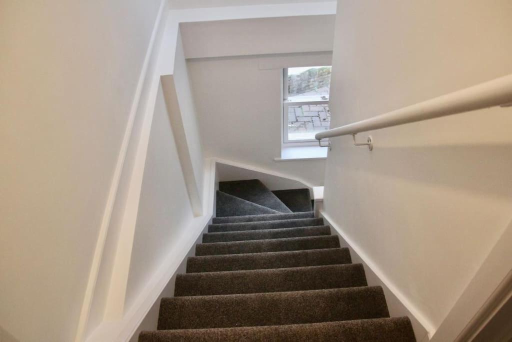 Vernon Place Town Centre, Vernon Cottage 3-Bed With Parking, 1A Vernon Court 2-Bed With Parking, 1B Studio No Parking, Off The High Street Next To Sandford Park Cheltenham Extérieur photo