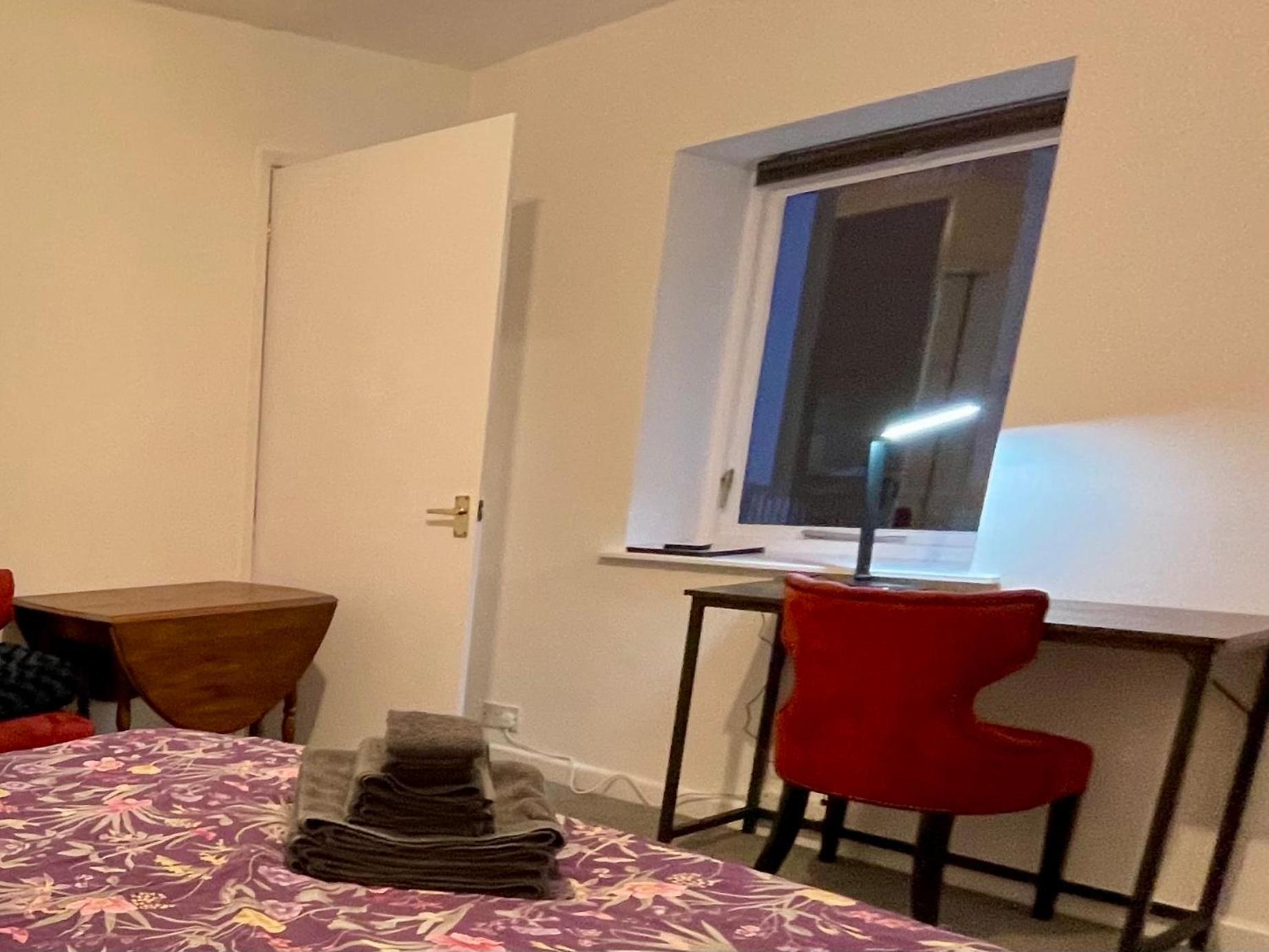 Vernon Place Town Centre, Vernon Cottage 3-Bed With Parking, 1A Vernon Court 2-Bed With Parking, 1B Studio No Parking, Off The High Street Next To Sandford Park Cheltenham Extérieur photo