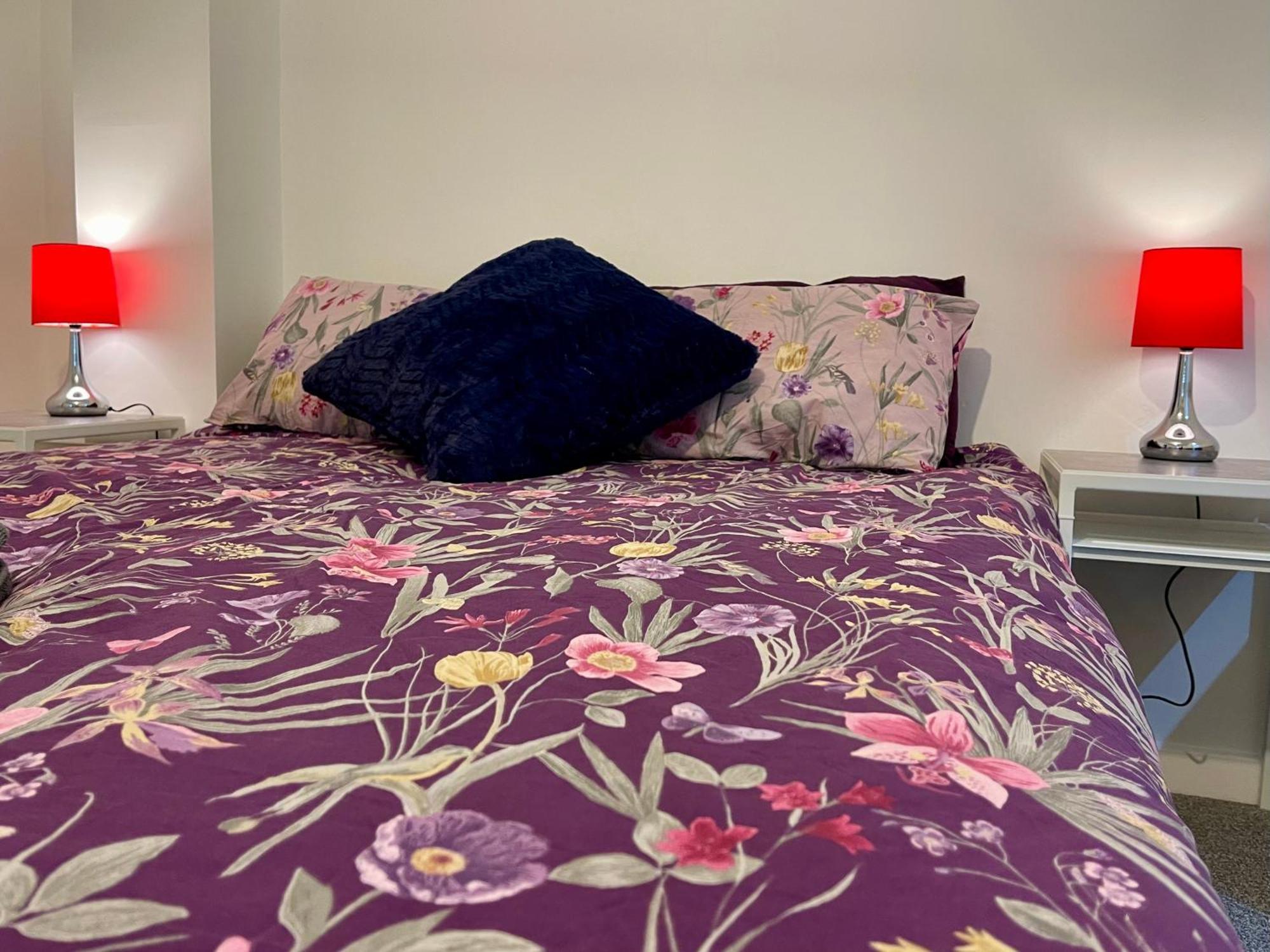 Vernon Place Town Centre, Vernon Cottage 3-Bed With Parking, 1A Vernon Court 2-Bed With Parking, 1B Studio No Parking, Off The High Street Next To Sandford Park Cheltenham Extérieur photo