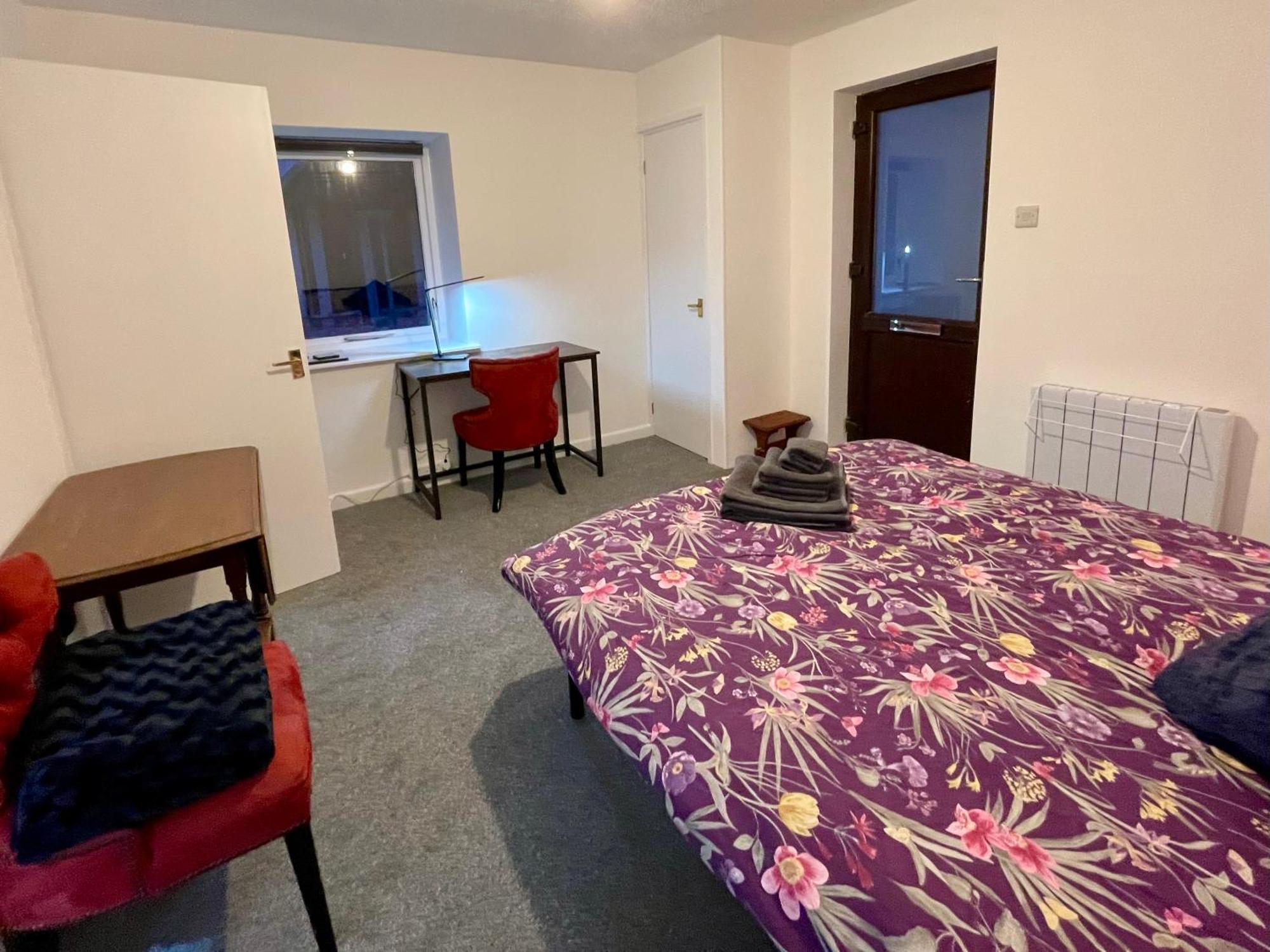 Vernon Place Town Centre, Vernon Cottage 3-Bed With Parking, 1A Vernon Court 2-Bed With Parking, 1B Studio No Parking, Off The High Street Next To Sandford Park Cheltenham Extérieur photo