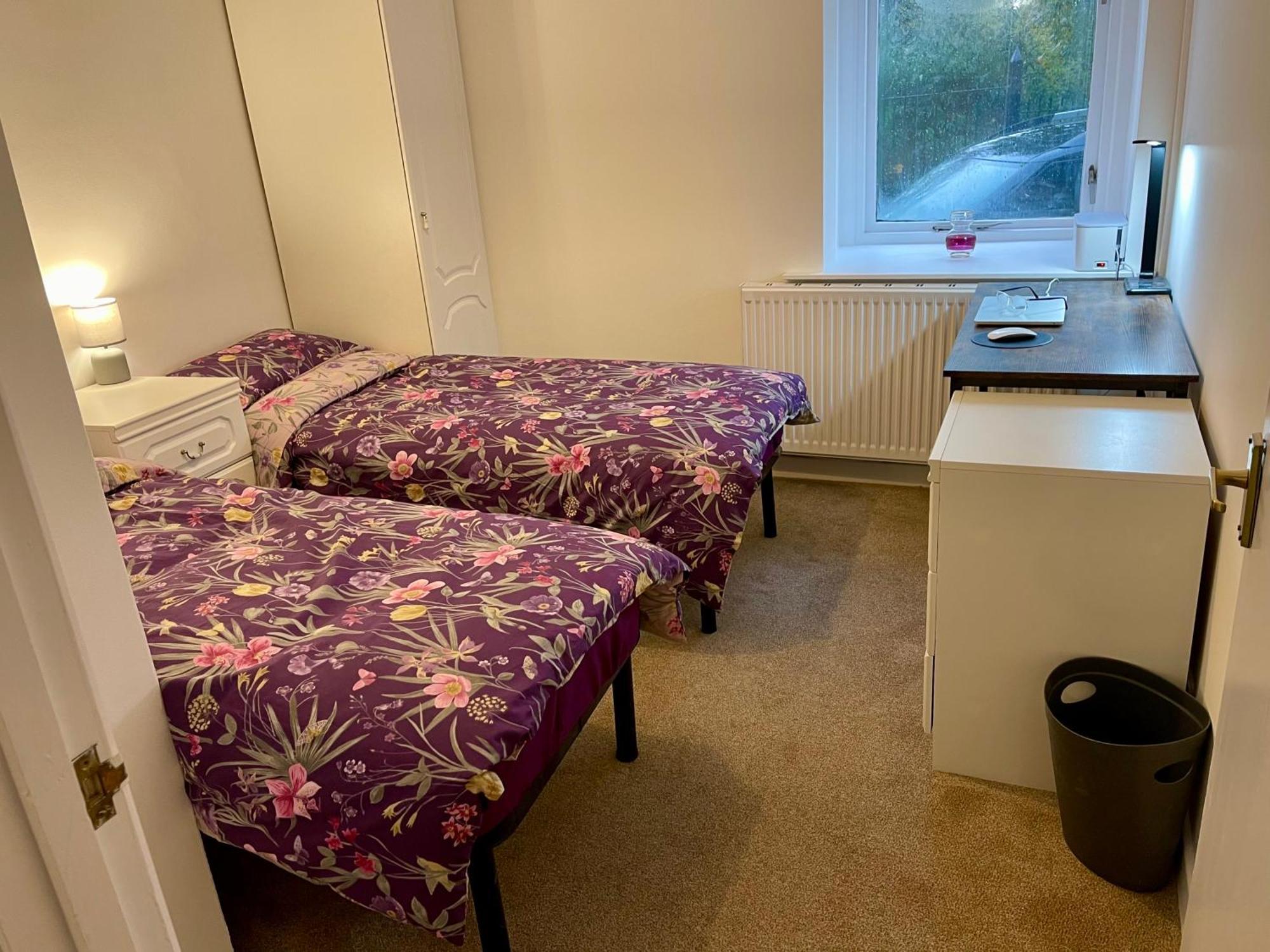 Vernon Place Town Centre, Vernon Cottage 3-Bed With Parking, 1A Vernon Court 2-Bed With Parking, 1B Studio No Parking, Off The High Street Next To Sandford Park Cheltenham Extérieur photo