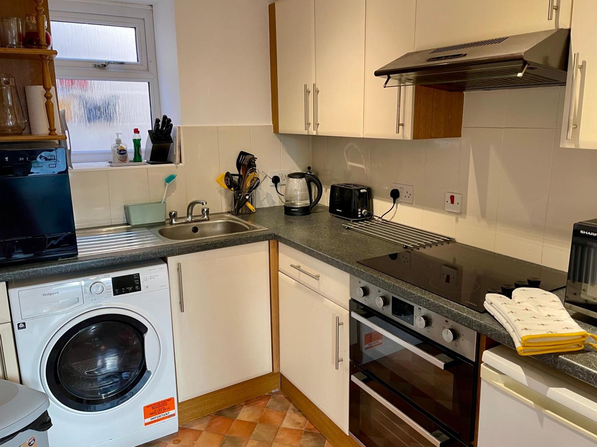 Vernon Place Town Centre, Vernon Cottage 3-Bed With Parking, 1A Vernon Court 2-Bed With Parking, 1B Studio No Parking, Off The High Street Next To Sandford Park Cheltenham Extérieur photo