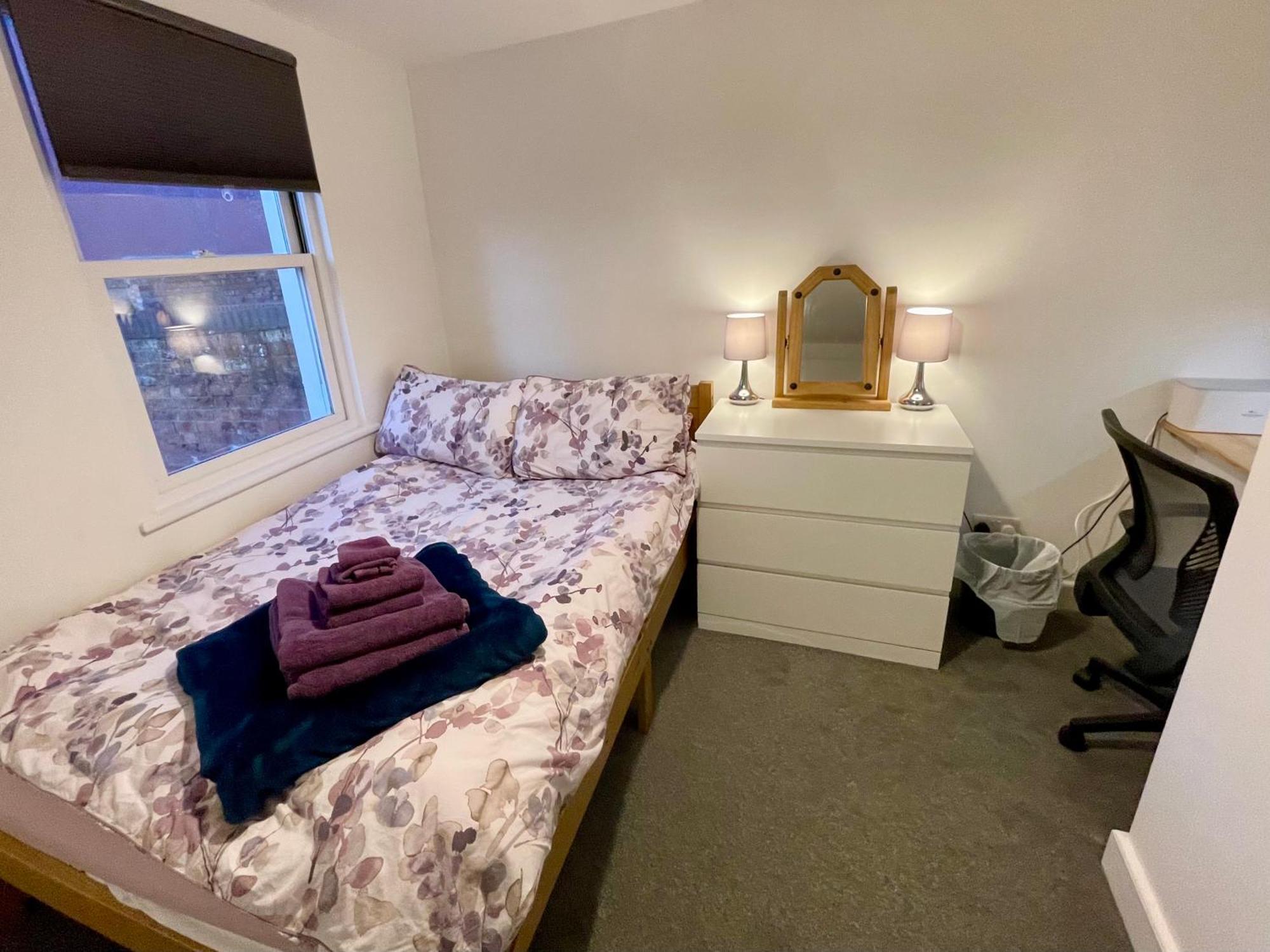 Vernon Place Town Centre, Vernon Cottage 3-Bed With Parking, 1A Vernon Court 2-Bed With Parking, 1B Studio No Parking, Off The High Street Next To Sandford Park Cheltenham Extérieur photo