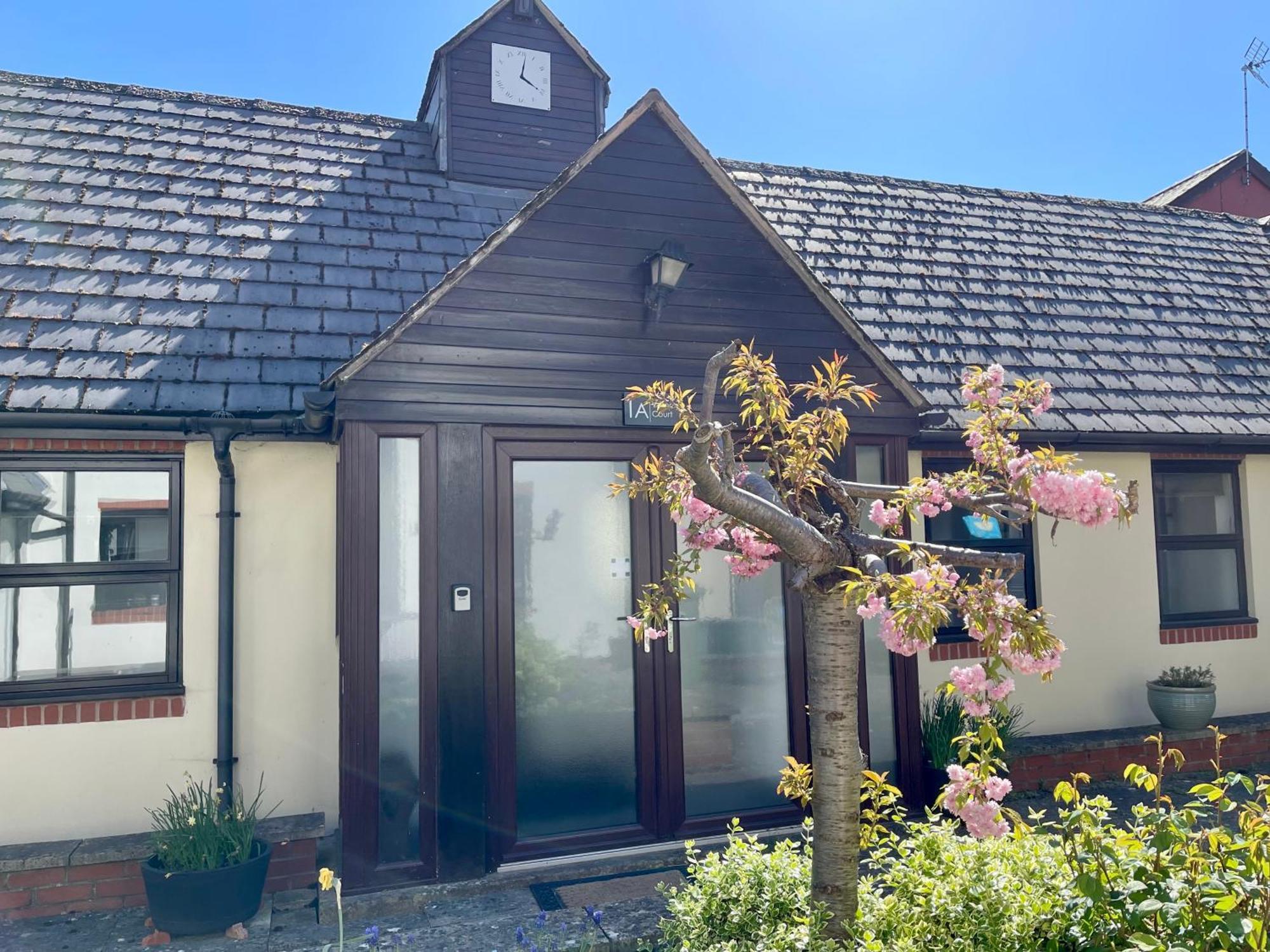 Vernon Place Town Centre, Vernon Cottage 3-Bed With Parking, 1A Vernon Court 2-Bed With Parking, 1B Studio No Parking, Off The High Street Next To Sandford Park Cheltenham Extérieur photo